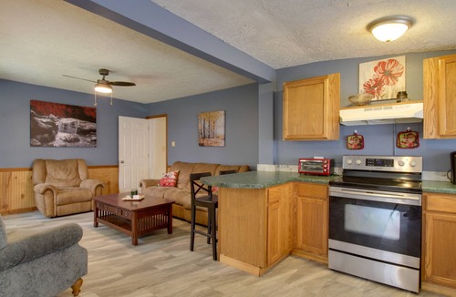 Spottswood House | Spacious Fancy Hill Home: Hot Tub + Outdoor Spots!