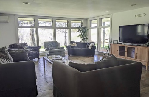 Simmonsville House | Spacious Farm w Mountain Views - 30min to Blacksburg