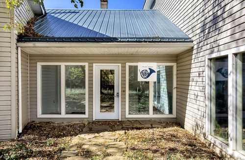 Simmonsville House | Spacious Farm with Mountain Views 30min to Bburg