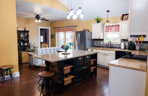 Squaw Other | Spacious Farmhouse beautifully decorated waiting for laughs and memories