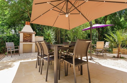 Nantheuil House | Spacious farmhouse with pool