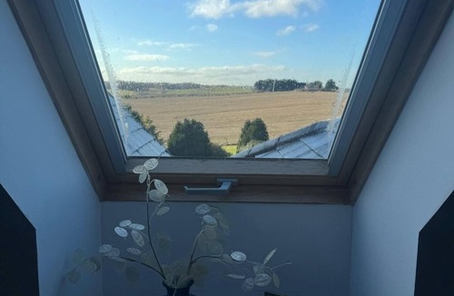 Glasgow House | Spacious farmhouse with golf views and hot tub