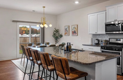Ashley Oaks House | Spacious Farragut 5BR Family|Group Getaway near UT
