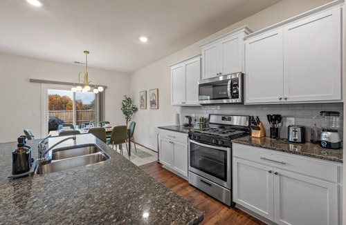 Ashley Oaks House | Spacious Farragut 5BR Family|Group Getaway near UT