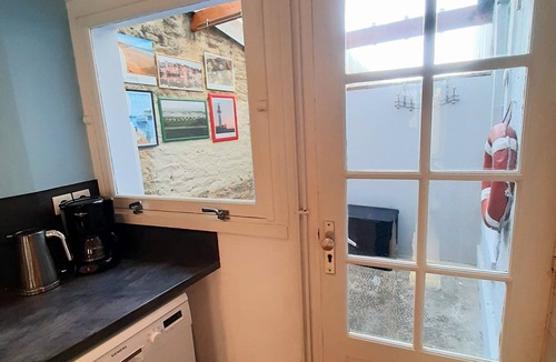 Grandcamp-Maisy House | SPACIOUS FISHERMAN'S HOUSE WITH 2 SEA VIEWS - D-DAY BEACHES - 3*