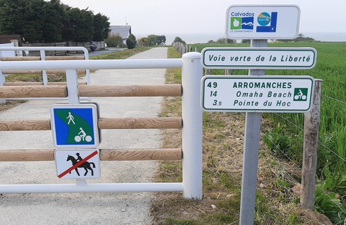 Grandcamp-Maisy House | SPACIOUS FISHERMAN'S HOUSE WITH 2 SEA VIEWS - D-DAY BEACHES - 3*