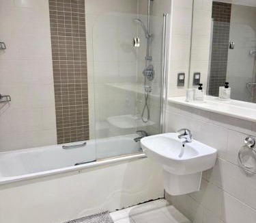 Ferndale Apartment | Spacious Flat Between Stockwell & Brixton