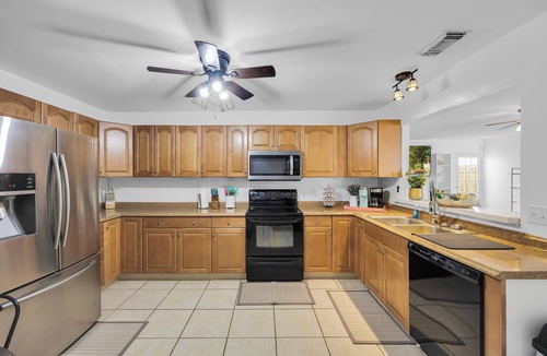 East Arlington House | Spacious Florida get away