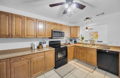 East Arlington House | Spacious Florida get away