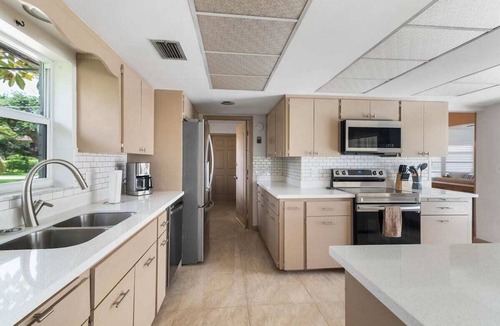 Pompano Beach House | Spacious Florida Oasis: 3BR, Pool, Beach