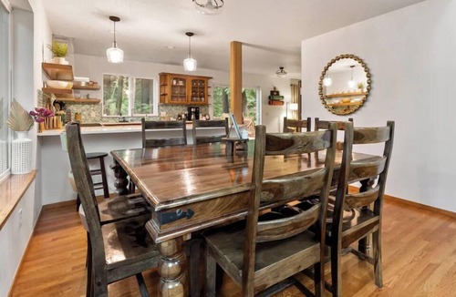 Sudden Valley Cabin | Spacious Forest Haven - 4BR, 7 Beds, Firepit - Sleeps 10