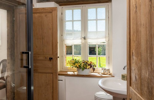 Courtomer Other | Spacious four bedded farmhouse on the historic Courtomer estate. Pets welcome.