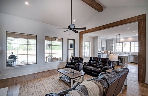 Madison House | Spacious Four Bedroom Home in Madison County