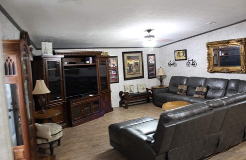 Gober House | Spacious Four Bedroom Lake House with Lake access