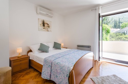 Zaton Villa | Spacious four star villa with beautiful terrace and pool
