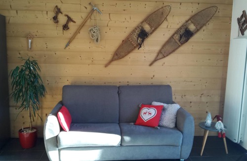 Font-Romeu-Odeillo-Via Apartment | Spacious gîte Authentic 25m² south-facing terrace Facing the shuttle bus stop