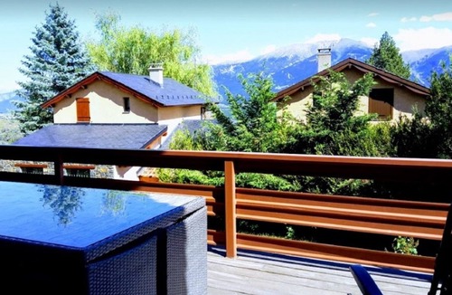 Font-Romeu-Odeillo-Via Apartment | Spacious gîte Authentic 25m² south-facing terrace Facing the shuttle bus stop