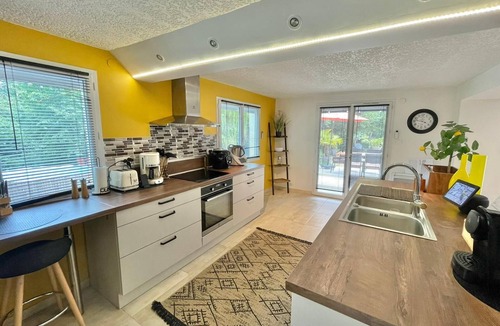 La Chapelle-de-la-Tour Villa | Spacious and charming