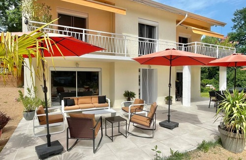 La Chapelle-de-la-Tour Villa | Spacious and charming