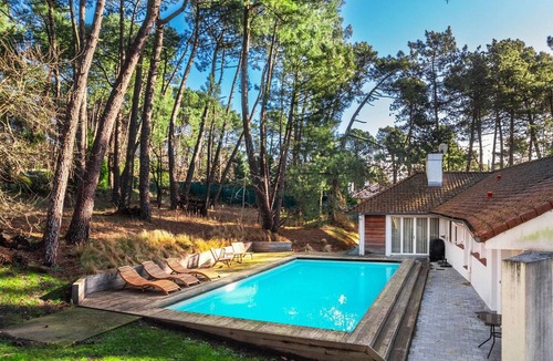 Le Touquet-Paris-Plage Villa | Spacious villa with private pool, Wi-Fi, pets welcome