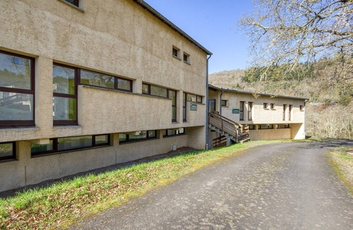 Miremont Apartment | Spacious Landscape Stay for 4 by the Lake