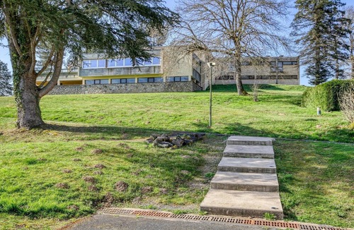 Miremont Apartment | Spacious Landscape Stay for 4 by the Lake