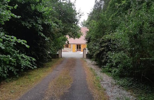 Saint-Bomer-les-Forges Cottage | Spacious country house with large garden, pets welcome