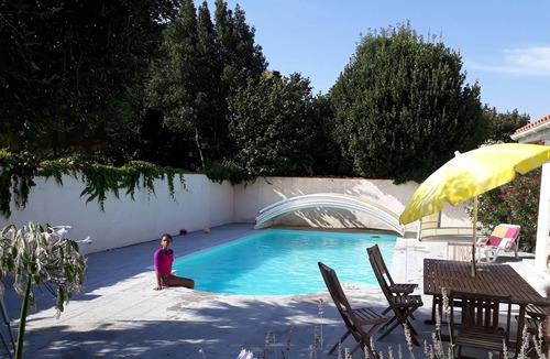 La Jarne House | Spacious, friendly house with pool