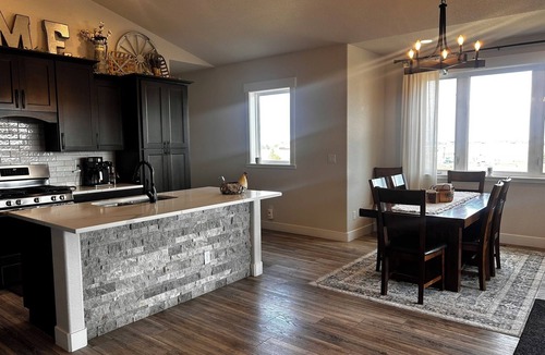 Cheyenne House | Spacious & fully equipped home with hot tub, pool, and gym!