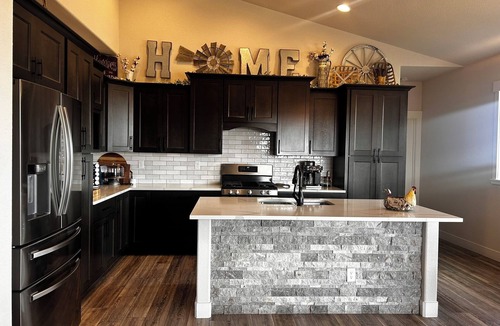 Cheyenne House | Spacious & fully equipped home with hot tub, pool, and gym!