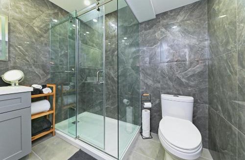 Aldershot Apartment | SPACIOUS & FULLY PVT-2BR UNIT ON GROUND LEVEl