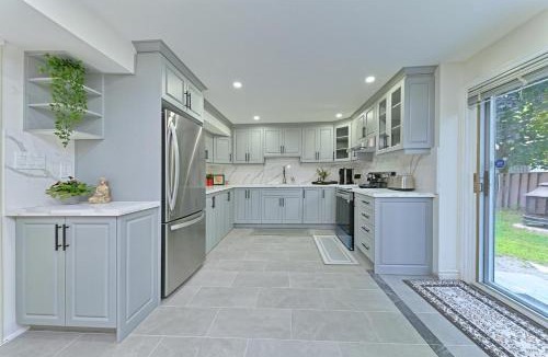 Aldershot Apartment | SPACIOUS & FULLY PVT-2BR UNIT ON GROUND LEVEl