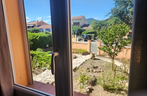 Saint-Chinian Villa | Spacious, fully renovated villa with large terraces, garden and barbecue.