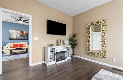 Erie Apartment | Spacious fully remodeled king size bed apartmentnSleeps four