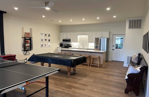 Greensboro House | Spacious, fully renovated lakefront home on 1.87 acres in Reynolds Lake Oconee
