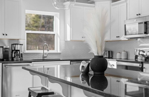 Table Rock House | Spacious & Fun: Hot Tub|Lakeview|Private Driveway|Outdoor Ping Pong & Pool Table