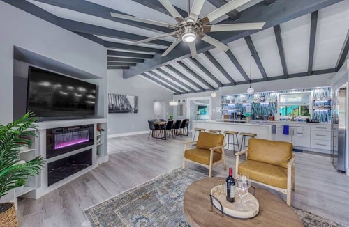 Oak Park - Northwood House | Spacious & Fun near Downtown | Pool, Games, Mural!