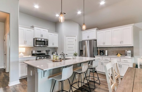 Yukon House | Spacious Furnished 4BR Yukon Home + Backyard