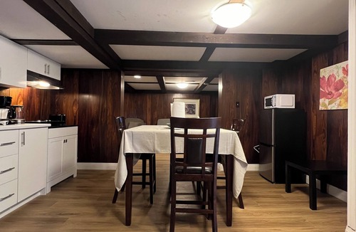 Bayview Woods - Steeles House | Spacious Furnished Basement with Separate entrance from backyard
