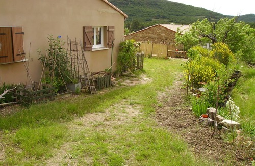 Saint-Privat Villa | Spacious gîte, between Piedmont and authentic village runs velo meditation