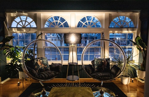 Buffalo House | Spacious! Game room & VIP Lounge, Jungle rm, Bubble Chairs, & Record Player!