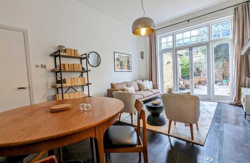 Belsize Apartment | Spacious Garden Apartment in Leafy Belsize Park