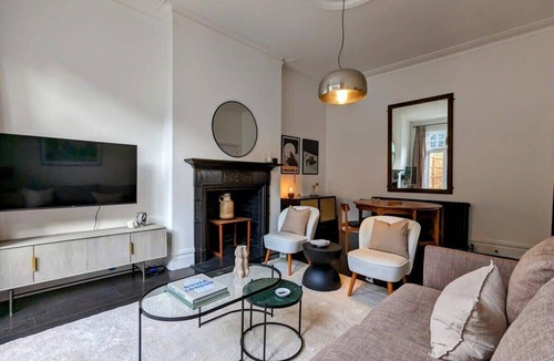 Belsize Apartment | Spacious Garden Apartment in Leafy Belsize Park