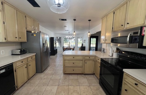 Bellville House | Spacious Gathering House Near Round Top, TX - Easy Hwy Access & Trailer Parking