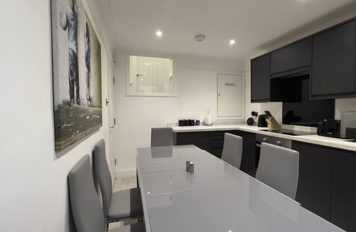 Royal Tunbridge Wells Apartment | Spacious, boutique 2 Bed Apartment, central location