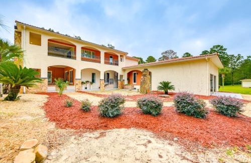 Albany House | Spacious Georgia Vacation Rental with Large Deck