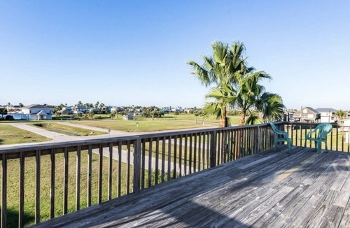 Terramar Beach House | Spacious getaway, and quick walk to the beach or bay.