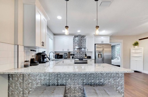 South Seminole Heights House | Spacious Getaway | Cozy & Modern | Backyard Dream