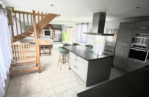 Neufchatel-en-Bray House | Spacious gîte with private garden and play area, ideal for families