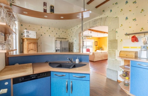 Louvemont House | Spacious gîte with swimming pool - Ideal for groups 8 bedrooms